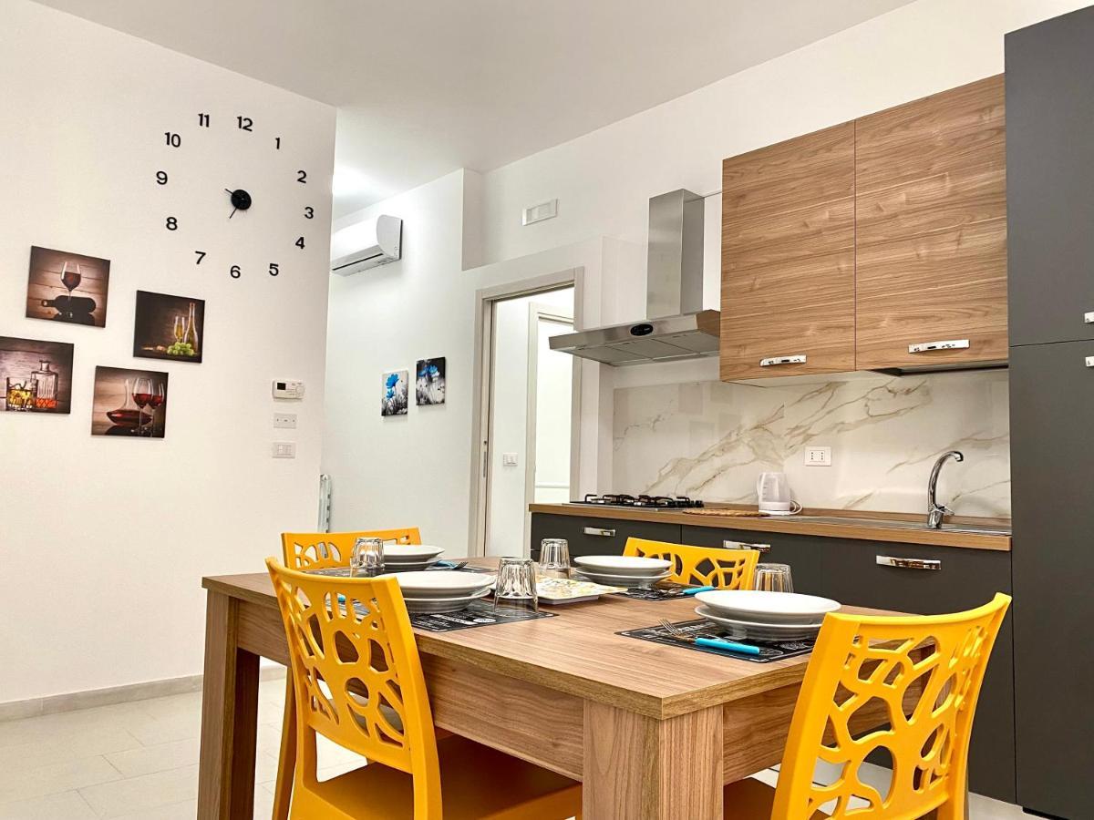 Monopoli Guest House - Puglia Mia Apartments Екстер'єр фото
